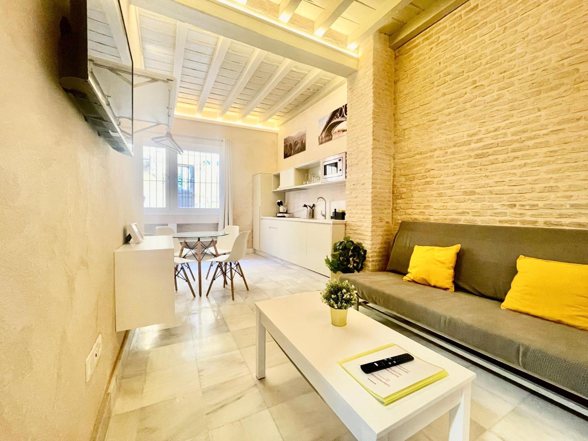 Ferienwohnung Click Triana - Patio Privado Sevilla Exterior foto