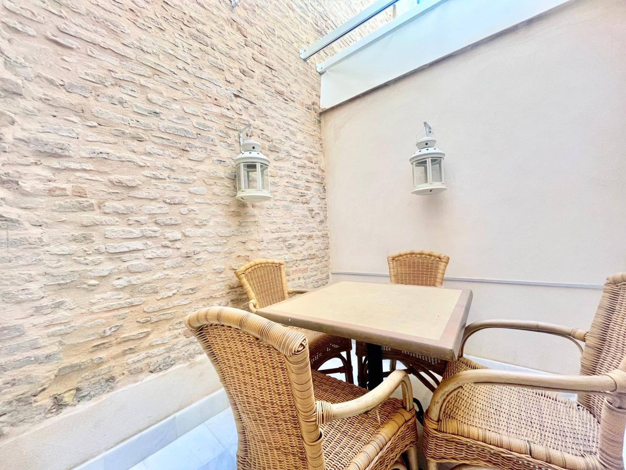 Ferienwohnung Click Triana - Patio Privado Sevilla Exterior foto